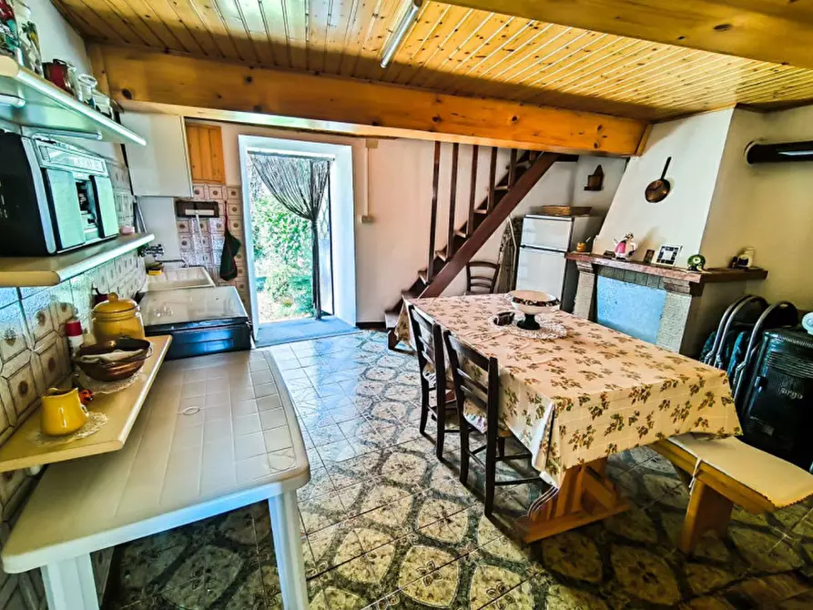 Immagine 4 di Appartamento in vendita  in Cavoleto a Piandimeleto