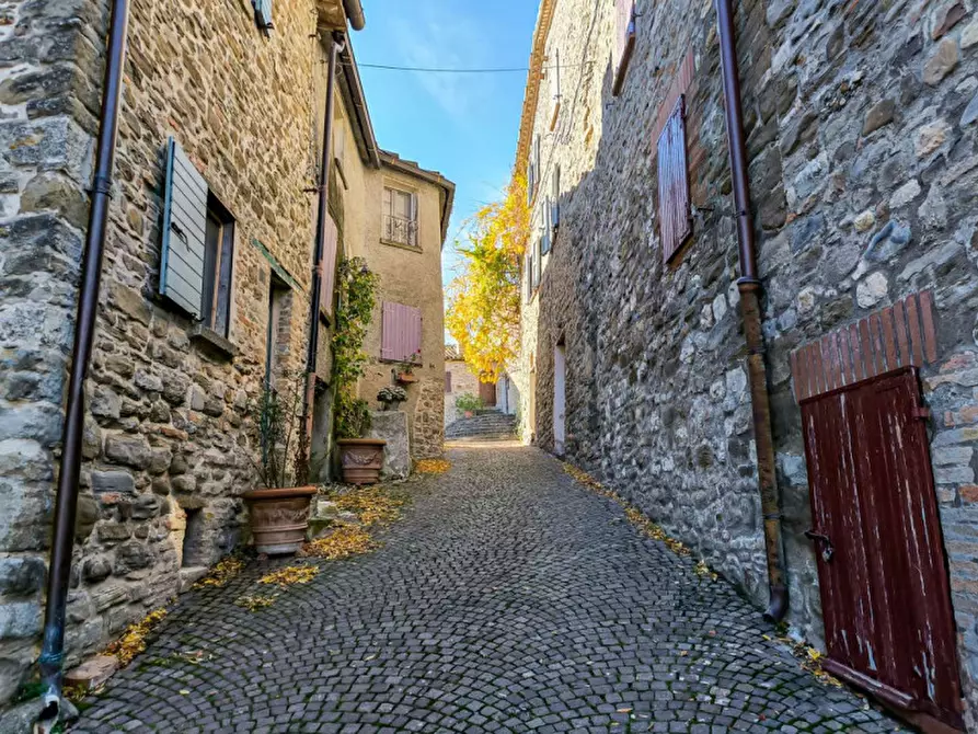 Immagine 11 di Appartamento in vendita  in Cavoleto a Piandimeleto