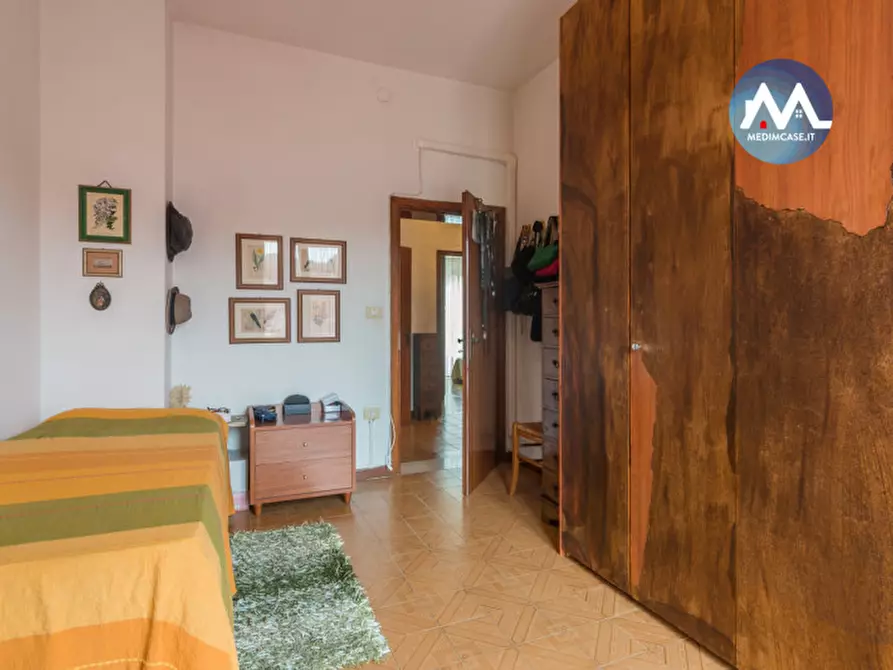 Immagine 11 di Appartamento in vendita  a Pesaro