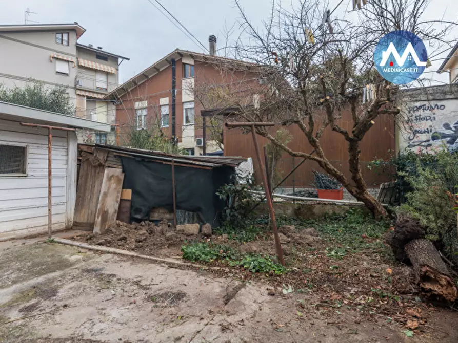 Immagine 26 di Appartamento in vendita  a Pesaro