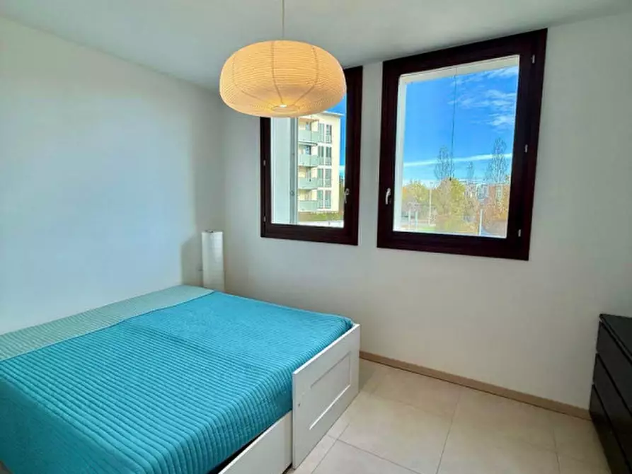 Immagine 12 di Appartamento in vendita  in Piazza Don Giuseppe Diana n.7 a Parma