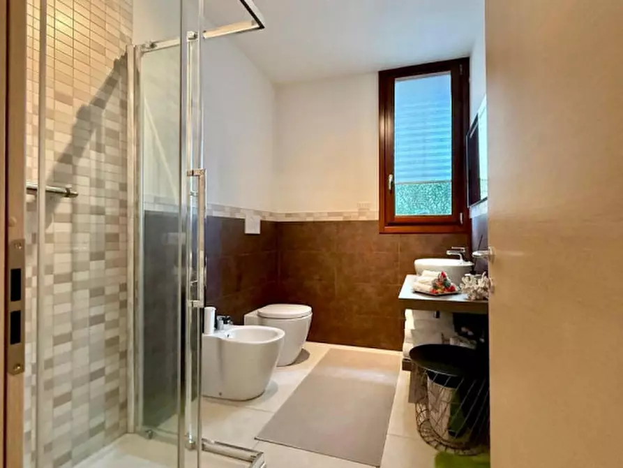 Immagine 15 di Appartamento in vendita  in Piazza Don Giuseppe Diana n.7 a Parma