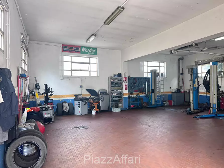 Immagine 8 di Negozio in vendita  in Piove di Sacco Via Carrarese a Piove Di Sacco