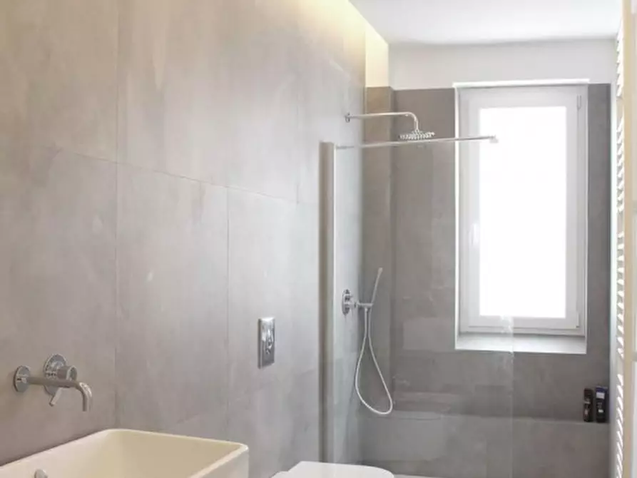 Immagine 12 di Appartamento in vendita  in Via Giacinto Romano, 1 a Eboli