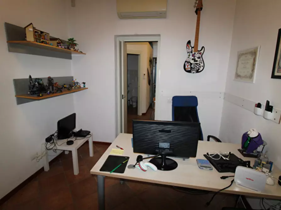 Immagine 10 di Ufficio in affitto  in via san martino 5 a Biassono