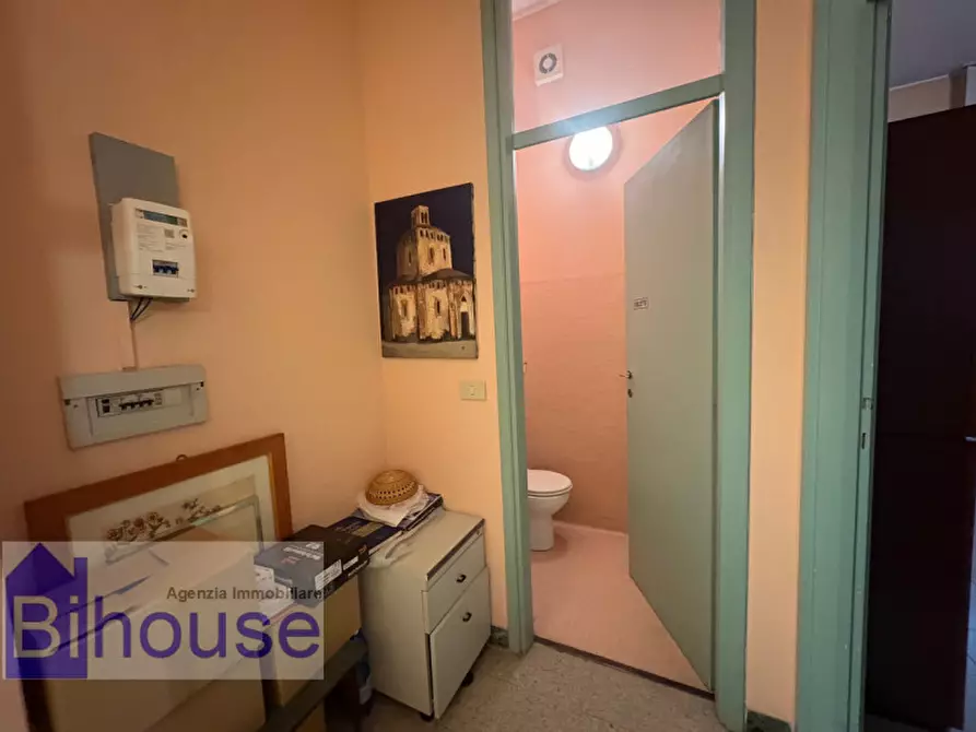 Immagine 4 di Laboratorio in vendita  in via trento 51 a Biella