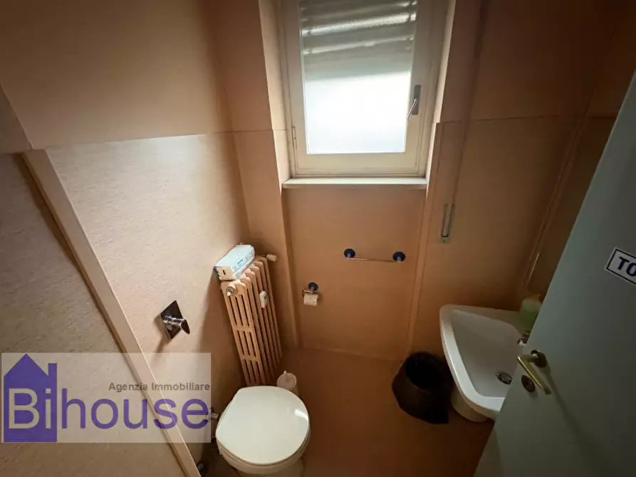 Immagine 10 di Laboratorio in vendita  in via trento 51 a Biella