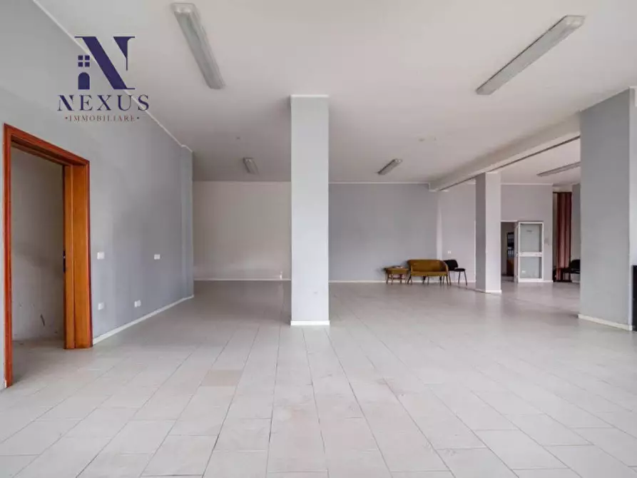 Immagine 2 di Negozio in vendita  in Viale Romagna 141 a Fano