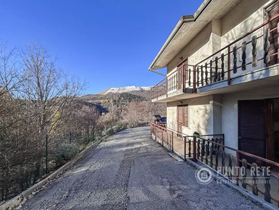 Immagine 25 di Appartamento in vendita  in Villaggio Albarè a Ferrara Di Monte Baldo