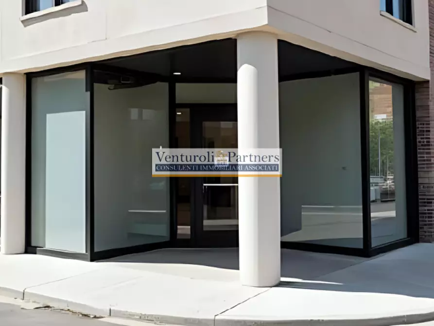 Immagine 1 di Negozio in vendita  in Via Alessandro Manzoni a Mazzano