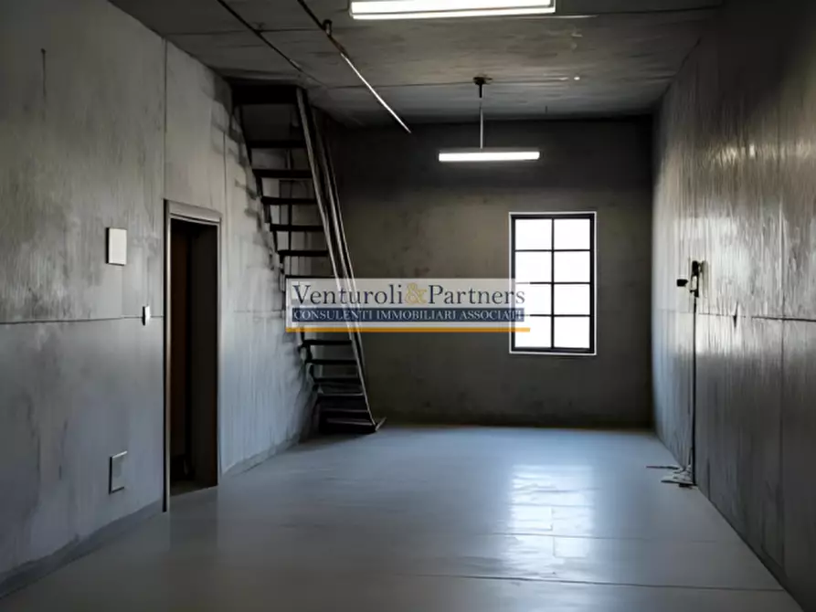 Immagine 3 di Negozio in vendita  in Via Alessandro Manzoni a Mazzano