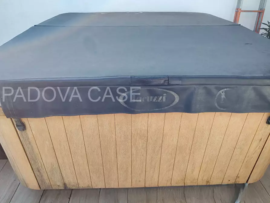 Immagine 9 di Attico in vendita  a Padova