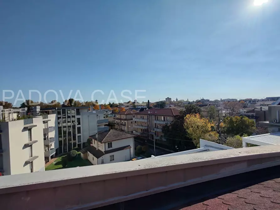 Immagine 22 di Attico in vendita  a Padova