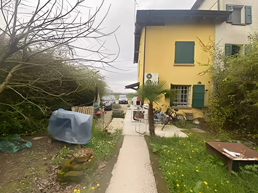 Immagine 7 di Villetta a schiera in vendita  in Via Lemizzone, 2 a Correggio