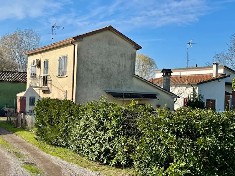 Immagine 2 di Casa indipendente in vendita  a Giacciano Con Baruchella