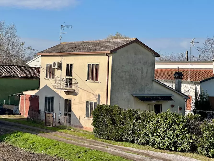 Immagine 3 di Casa indipendente in vendita  a Giacciano Con Baruchella