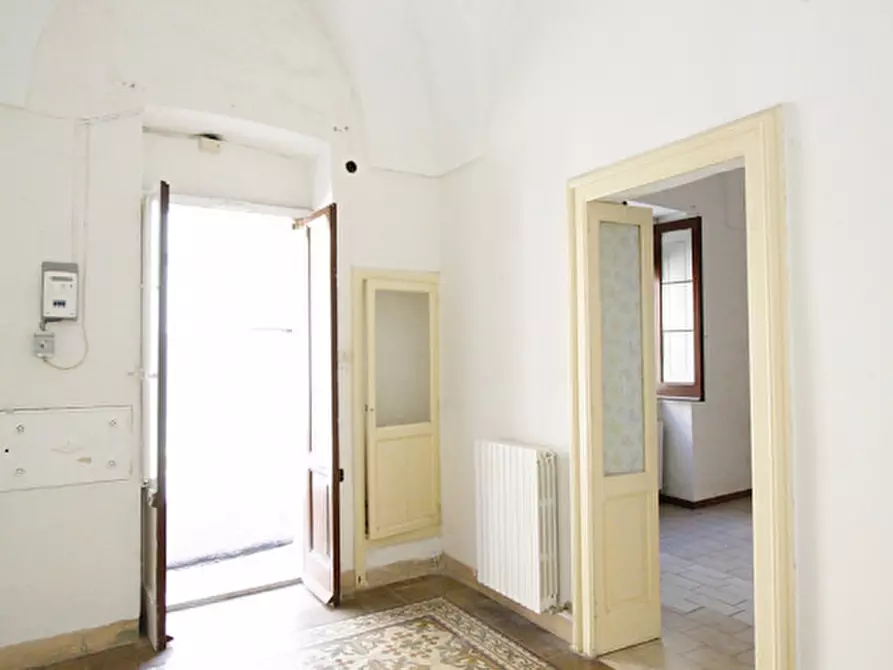 Immagine 10 di Palazzo in vendita  in Via Gaetano Vinci a Parabita