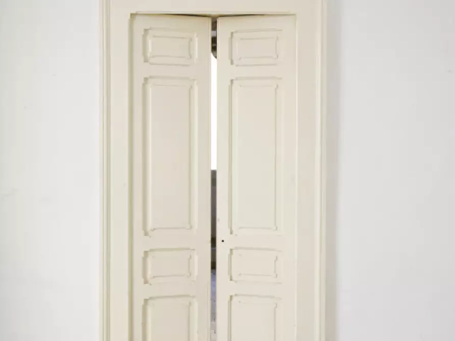 Immagine 12 di Palazzo in vendita  in Via Gaetano Vinci a Parabita