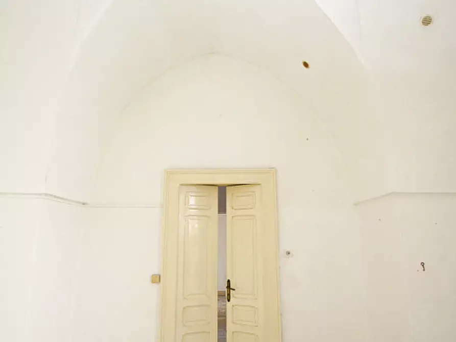 Immagine 14 di Palazzo in vendita  in Via Gaetano Vinci a Parabita