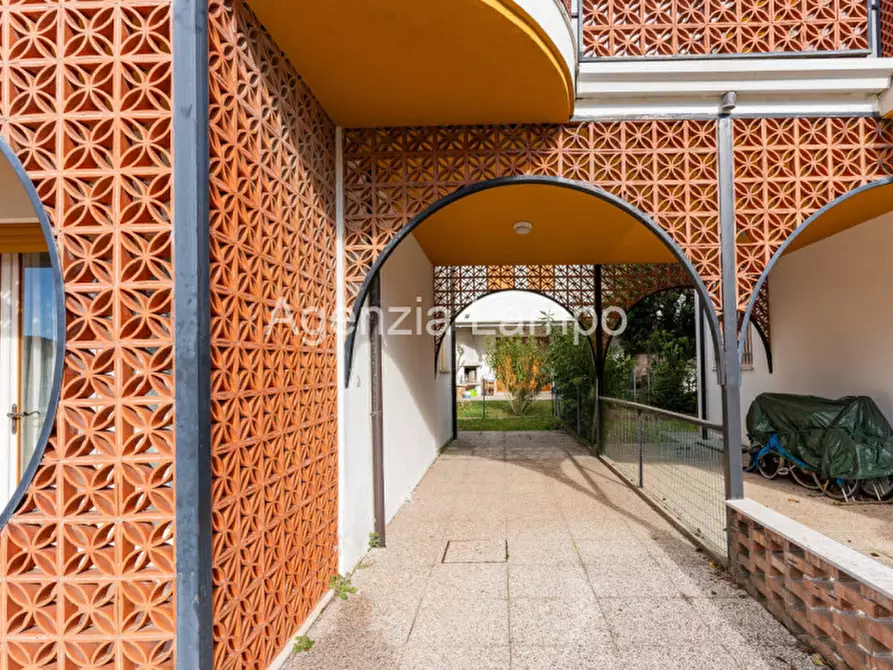 Immagine 17 di Villetta a schiera in vendita  in Via dei Foscari a Caorle