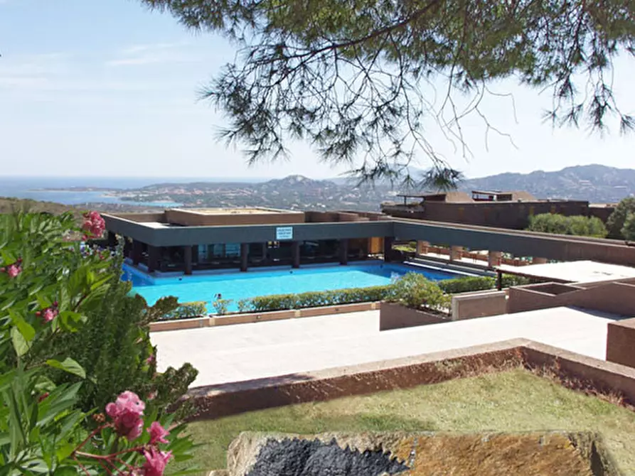 Immagine 17 di Appartamento in vendita  in VIALE CUGNANA VERDE n. 46/20 Piano 3 a Olbia