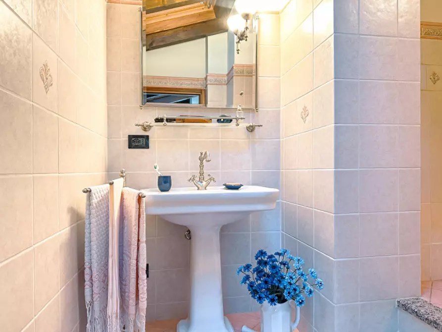 Immagine 25 di Villetta a schiera in vendita  in FRAZIONE VANZONE 57 a Borgosesia