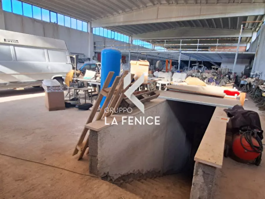 Immagine 35 di Capannone industriale in vendita  in contrada Coreggia a Alberobello