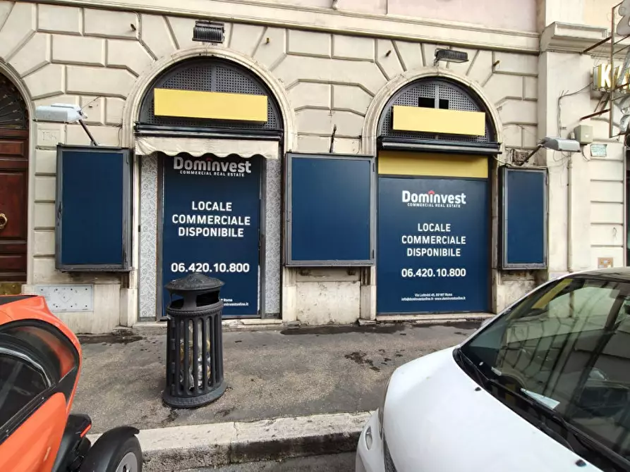 Immagine 18 di Negozio in vendita  in Via Torino a Roma