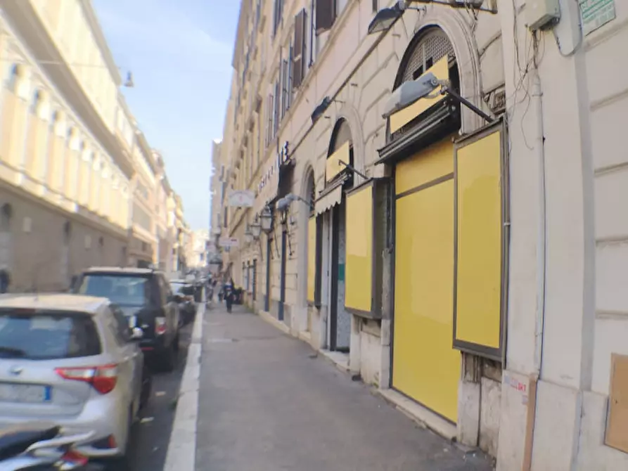 Immagine 17 di Negozio in vendita  in Via Torino a Roma