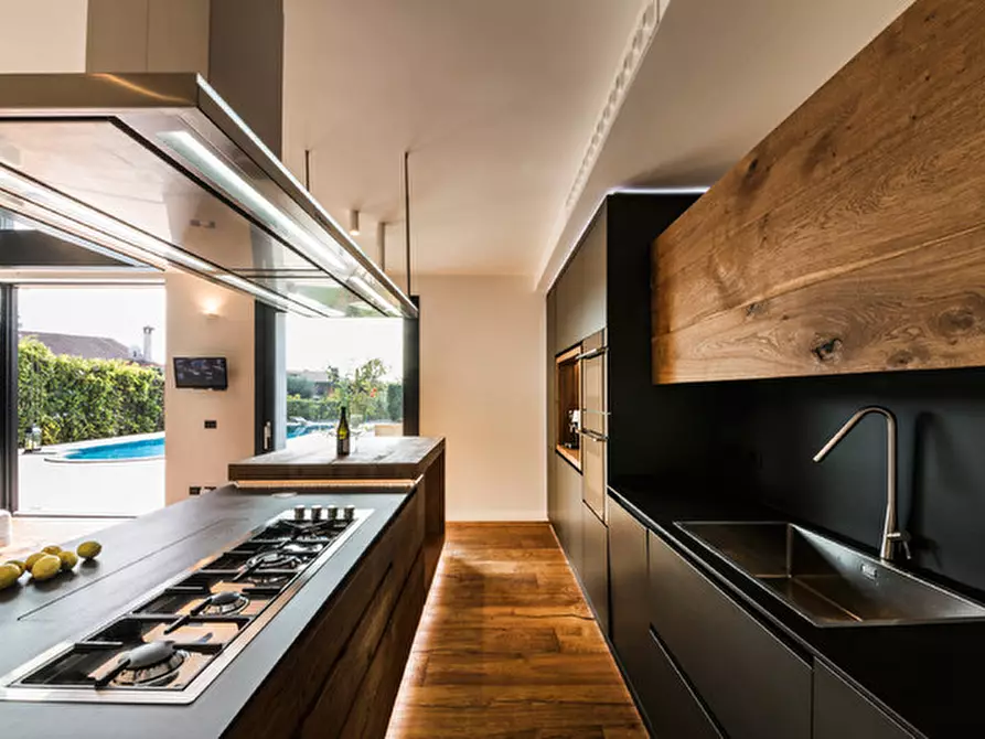 Immagine 1 di Villa in vendita  in Via Lovati a Campodarsego