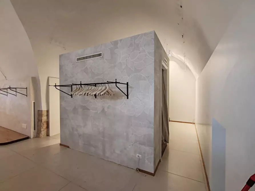 Immagine 7 di Negozio in affitto  in CORSO CAVOUR, 148 a Andria