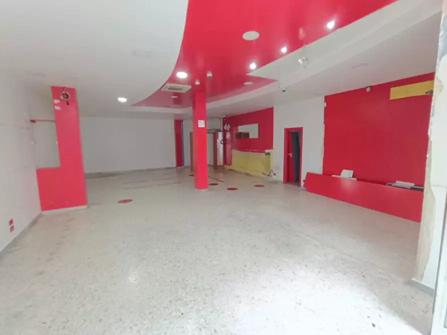 Immagine 2 di Negozio in affitto  in Via Duca d'Aosta, 93 a Andria