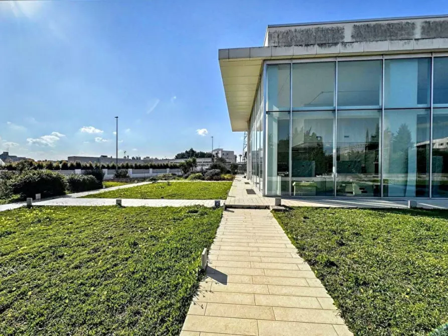 Immagine 2 di Magazzino in vendita  in Via Vecchia Carmiano, N. 2 a Lecce