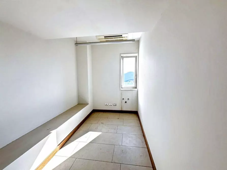 Immagine 15 di Magazzino in vendita  in Via Vecchia Carmiano, N. 2 a Lecce