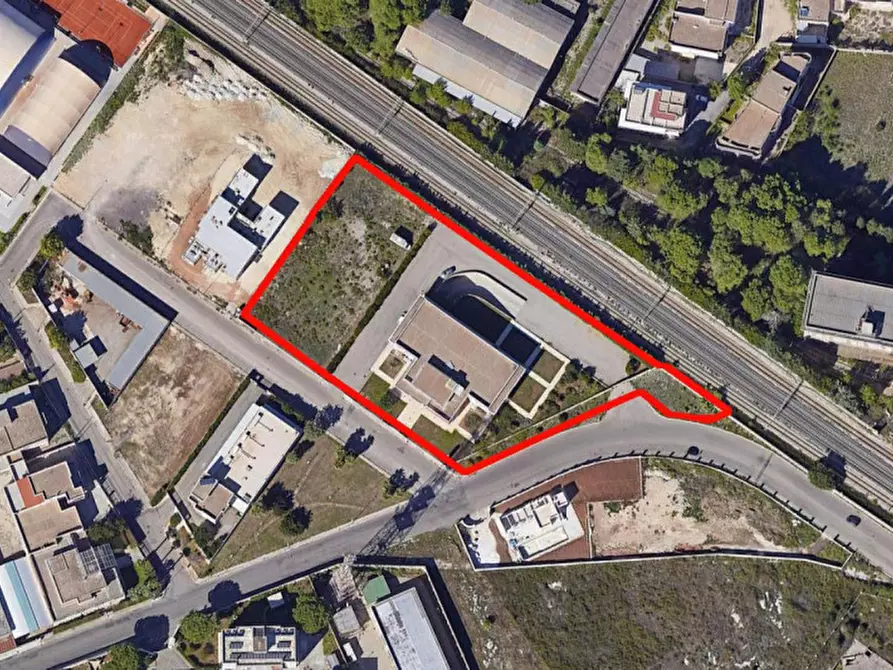 Immagine 24 di Magazzino in vendita  in Via Vecchia Carmiano, N. 2 a Lecce