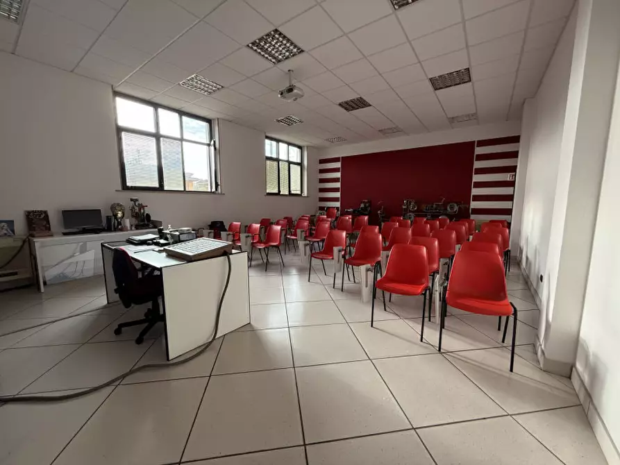 Immagine 4 di Ufficio in vendita  in Piazza Roma a Buttapietra