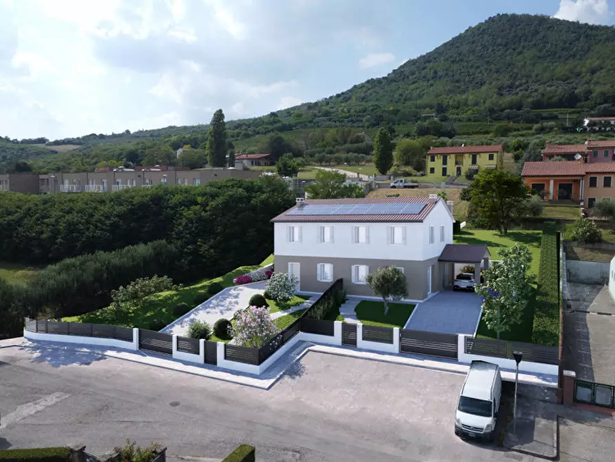 Immagine 10 di Casa bifamiliare in vendita  in Via delle Rose a Lozzo Atestino