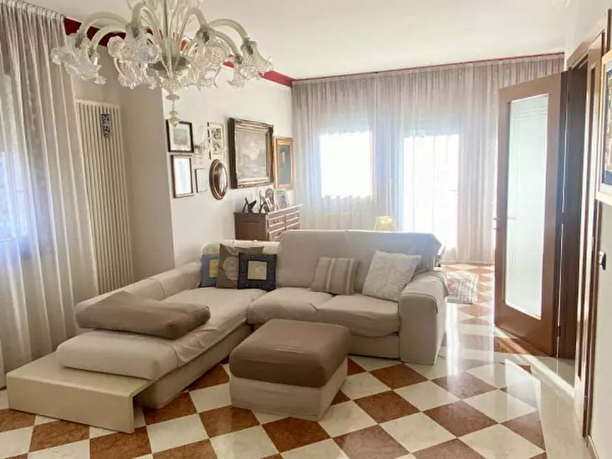 Immagine 3 di Casa indipendente in vendita  in Via San Pio X 34/a a Castelfranco Veneto