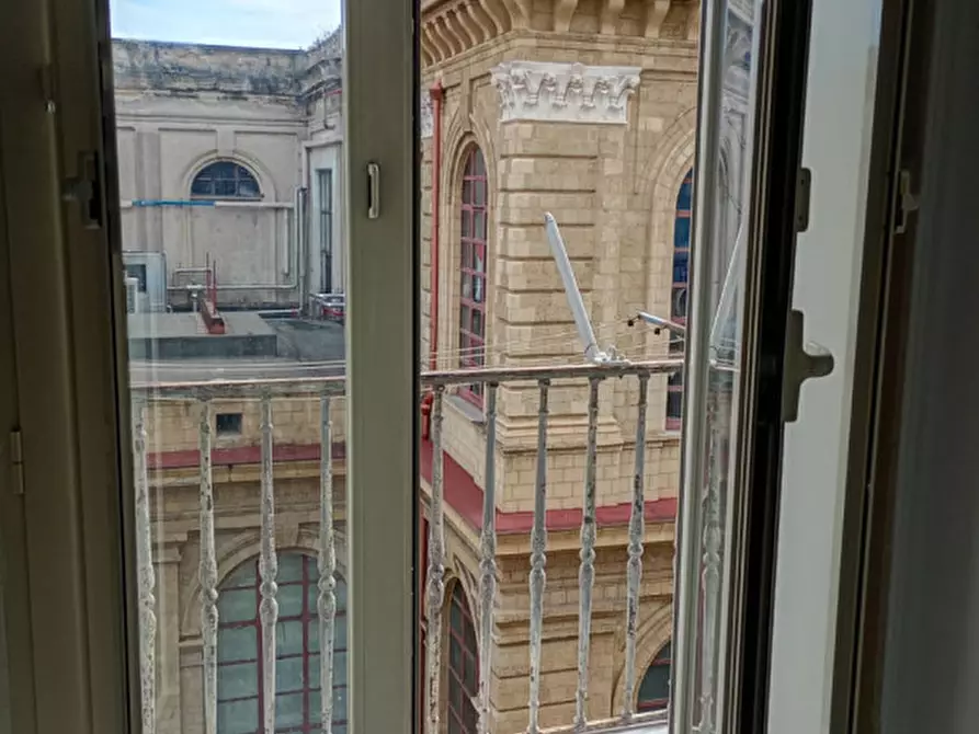 Immagine 44 di Appartamento in affitto  in Via Enrico Pessina 71 a Napoli