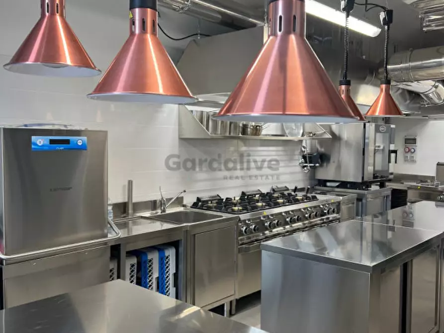 Immagine 9 di Attività commerciale in vendita  in Via Pulciano Gaino a Toscolano-Maderno