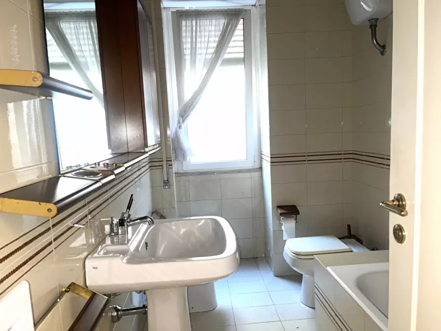 Immagine 28 di Appartamento in vendita  in Via Vincenzo Tangorra a Roma