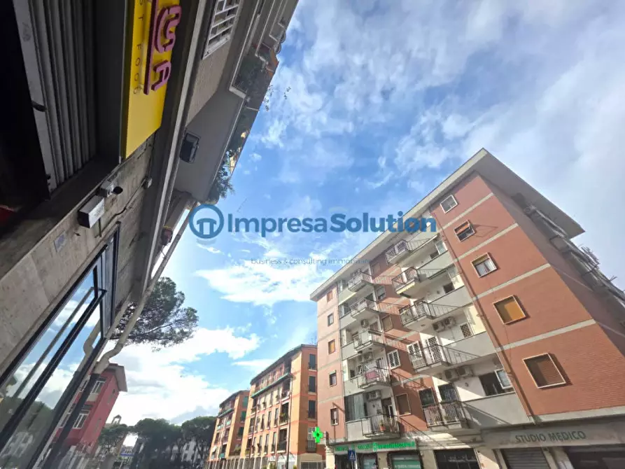 Immagine 1 di Attività commerciale in vendita  in Via Cornelia dei Gracchi a Napoli