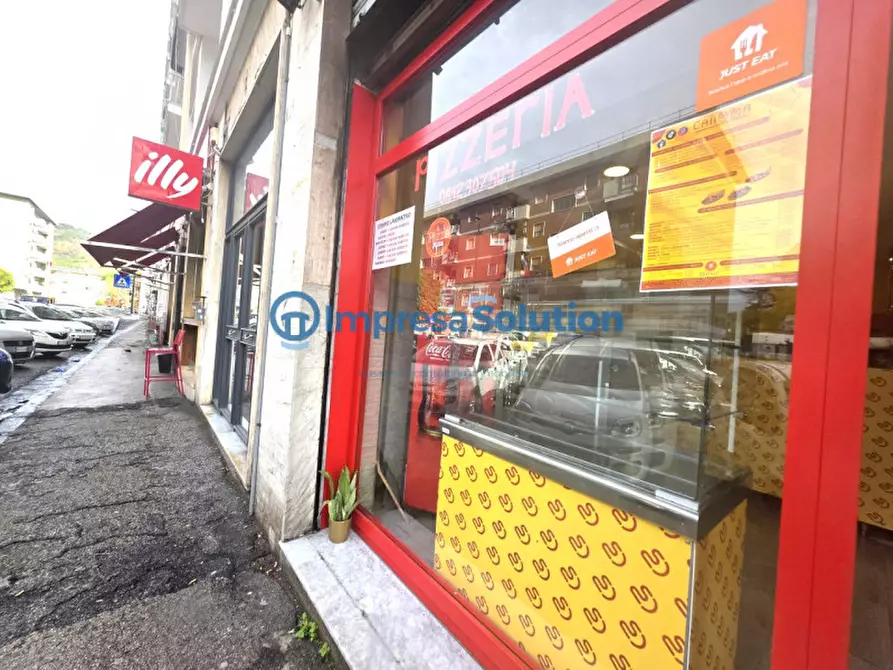 Immagine 3 di Attività commerciale in vendita  in Via Cornelia dei Gracchi a Napoli