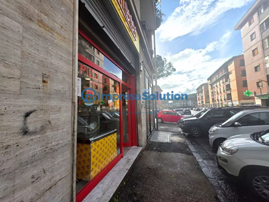 Immagine 5 di Attività commerciale in vendita  in Via Cornelia dei Gracchi a Napoli