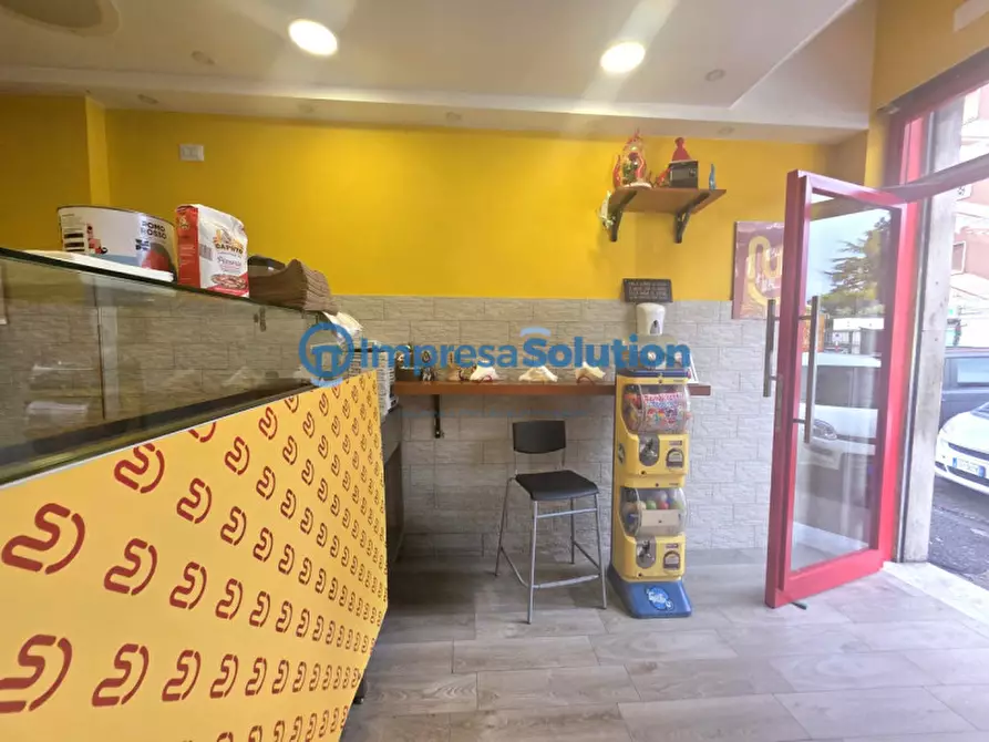 Immagine 7 di Attività commerciale in vendita  in Via Cornelia dei Gracchi a Napoli