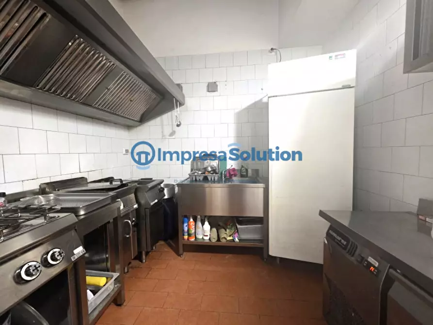 Immagine 12 di Attività commerciale in vendita  in Via Cornelia dei Gracchi a Napoli