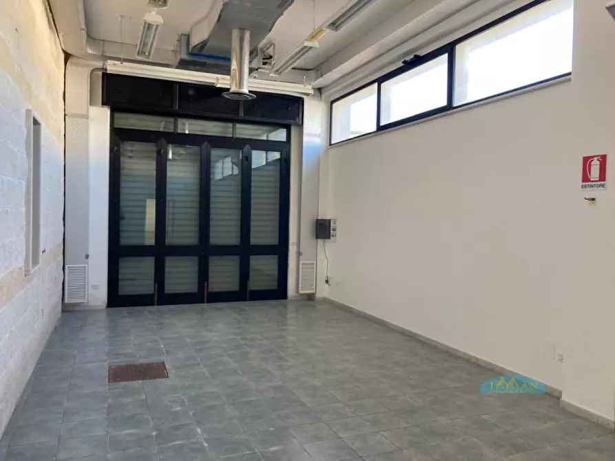 Immagine 18 di Magazzino in affitto  in Contrada Carlo di Noi Inferiore a Francavilla Fontana