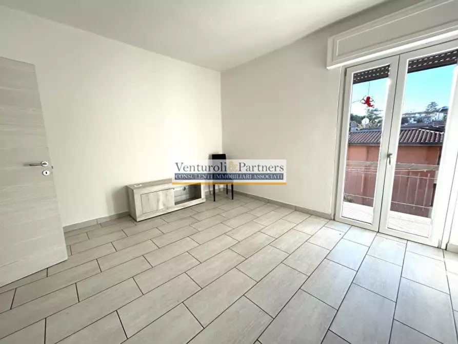 Immagine 5 di Appartamento in vendita  in Via Bergamo a Desenzano Del Garda