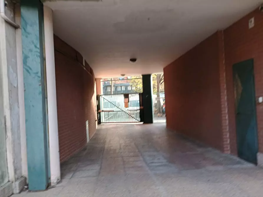 Immagine 4 di Garage in vendita  in Corso Brunelleschi 10 a Torino