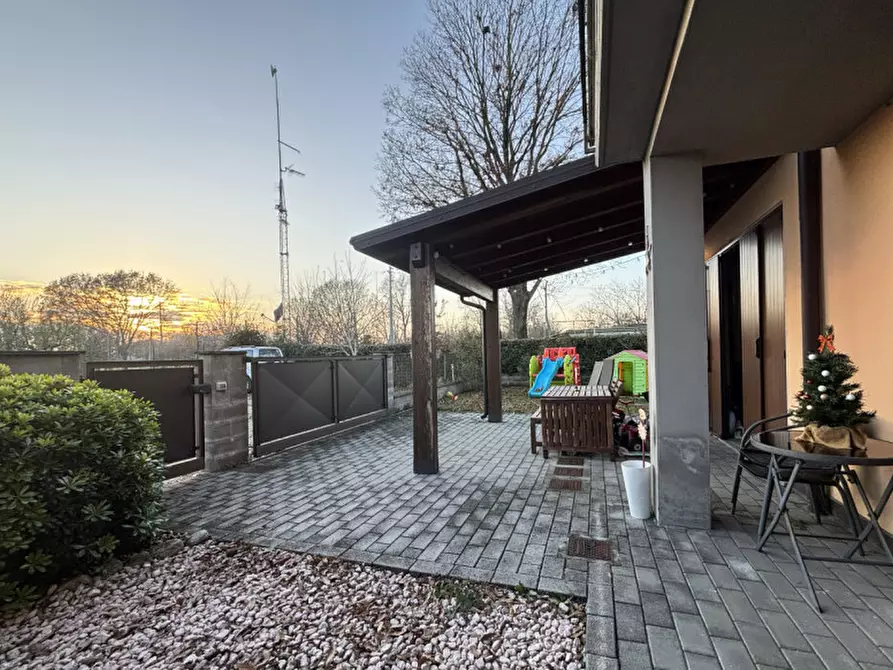 Immagine 3 di Appartamento in vendita  in Strada borgazzo, 50 a Sissa Trecasali